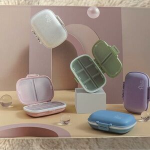 Random color pill sorter